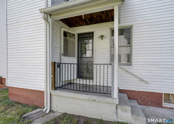 Property Photo:  85 Spruce Street A  CT 06040 