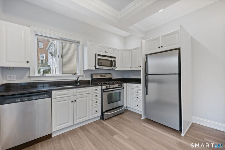 Property Photo: 10 Haviland Street B CT 06854