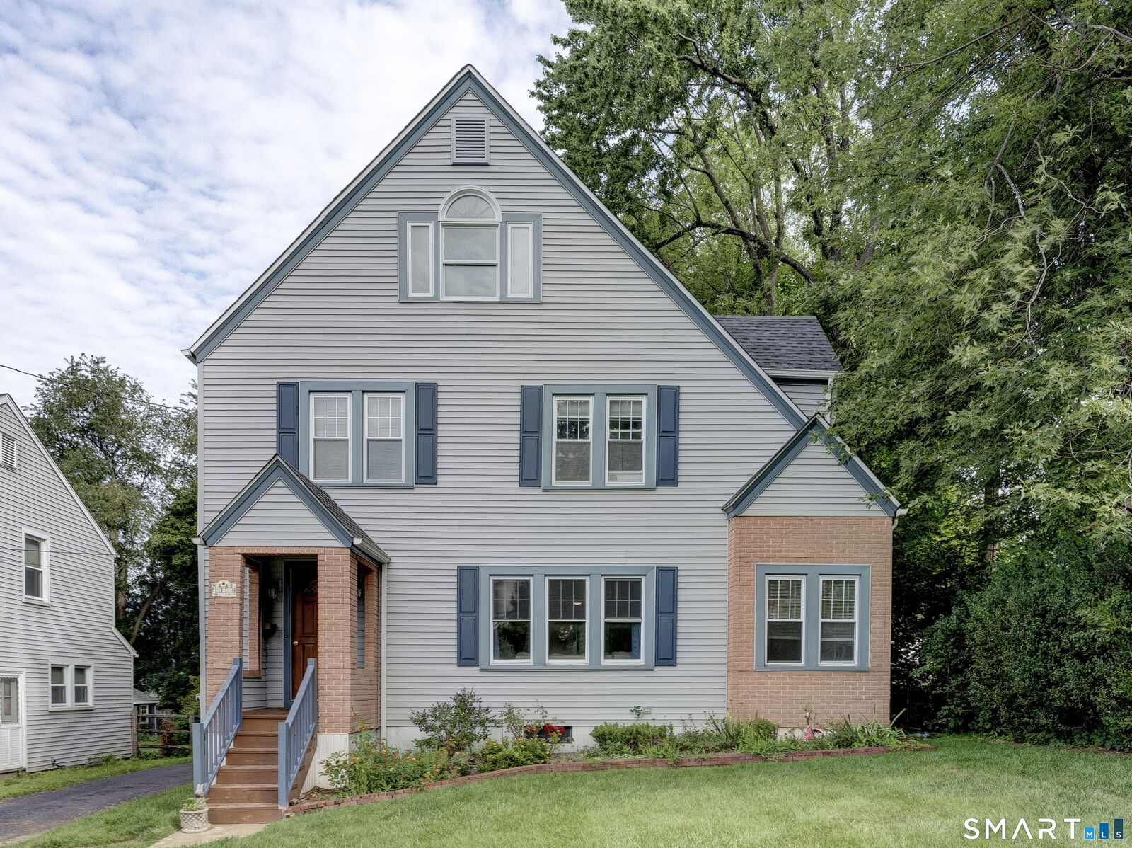 Property Photo:  11 Dix Road  CT 06109 