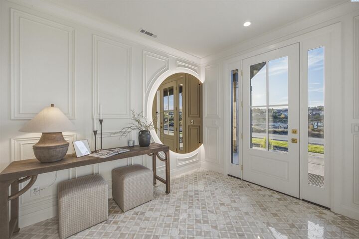 Property Photo: 14221 S Abigail Place WA 99338