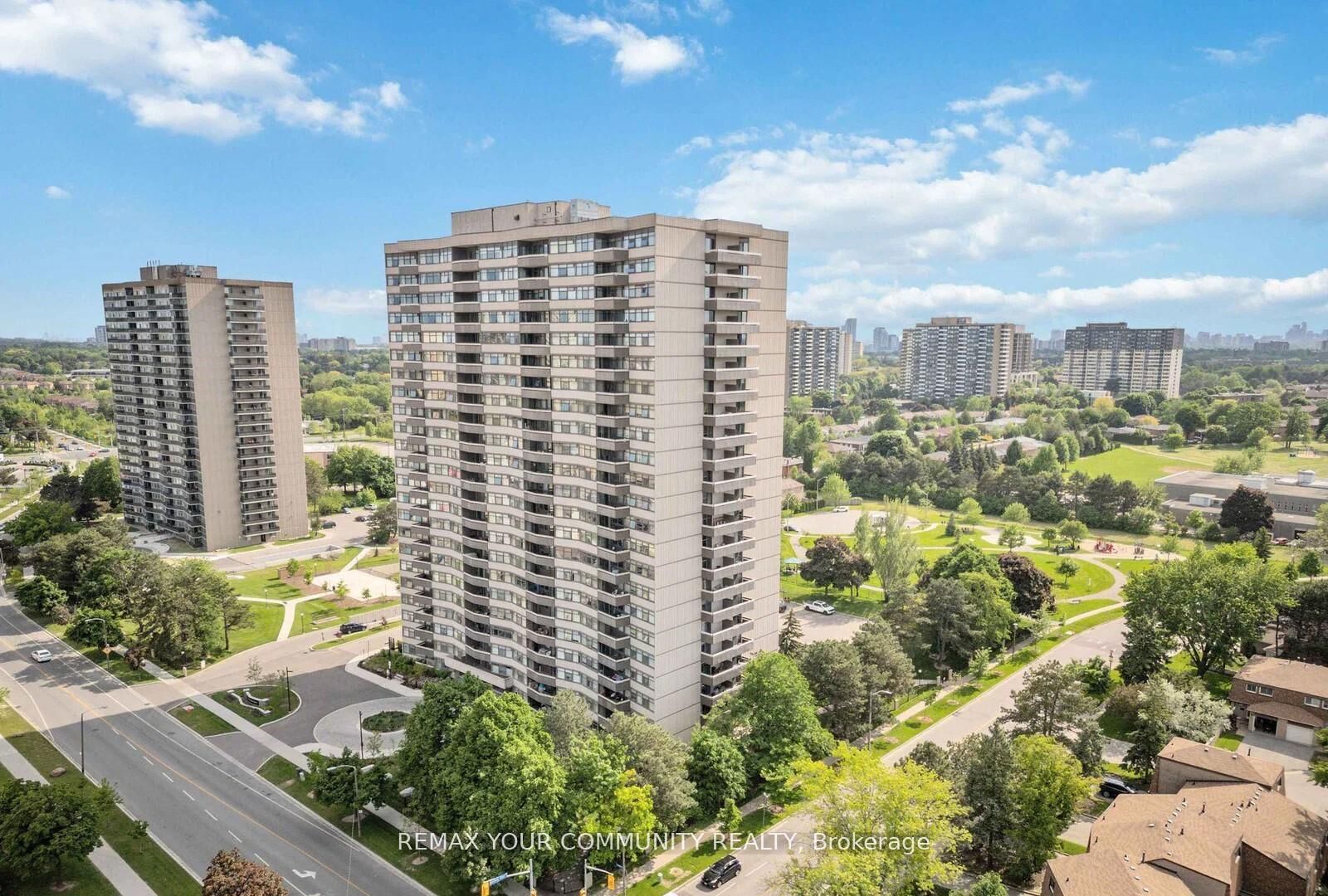 Property Photo: 3131 Bridletowne Circle 103 ON M1W 2S9