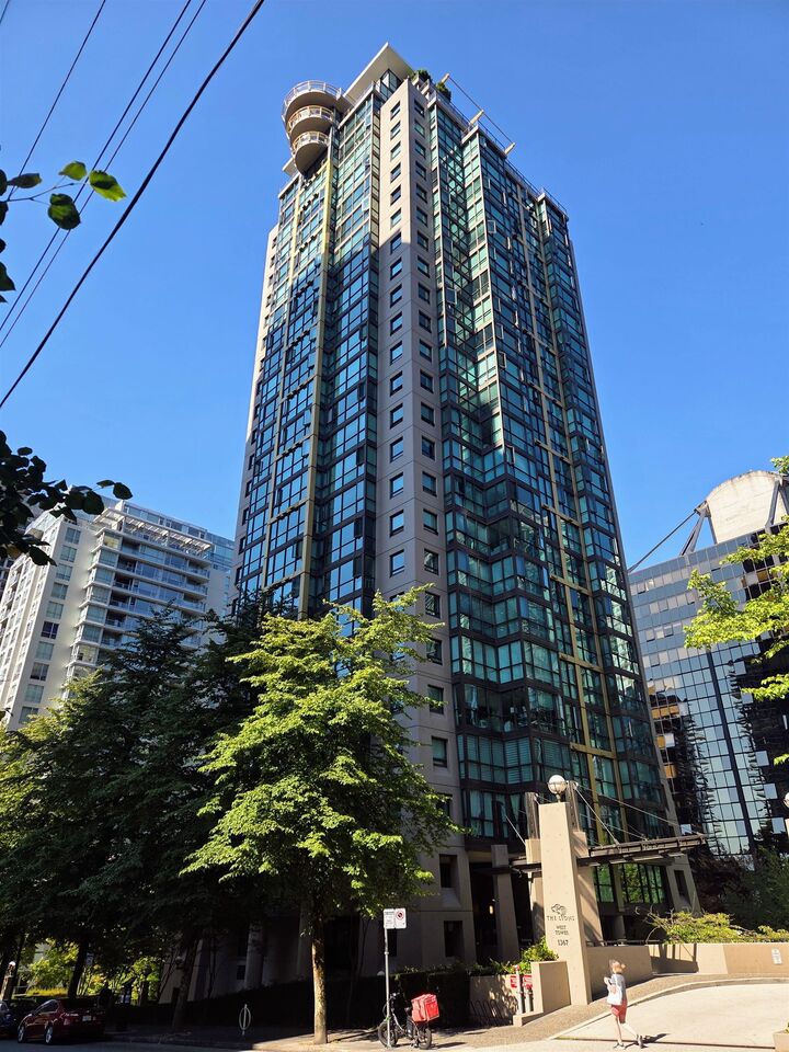 Property Photo:  1367 Alberni Street 1109  BC V6E 4R9 