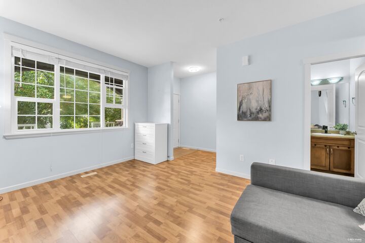Property Photo:  27295 30 Avenue 3  BC V4W 3J6 