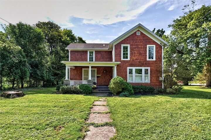 Property Photo:  17 Maple Street  NY 14546 