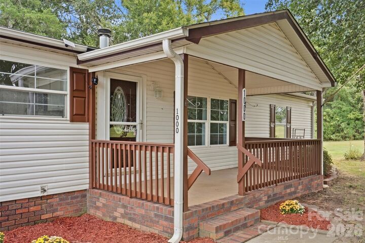 Property Photo: 1000 Olde Creek Trail NC 28025