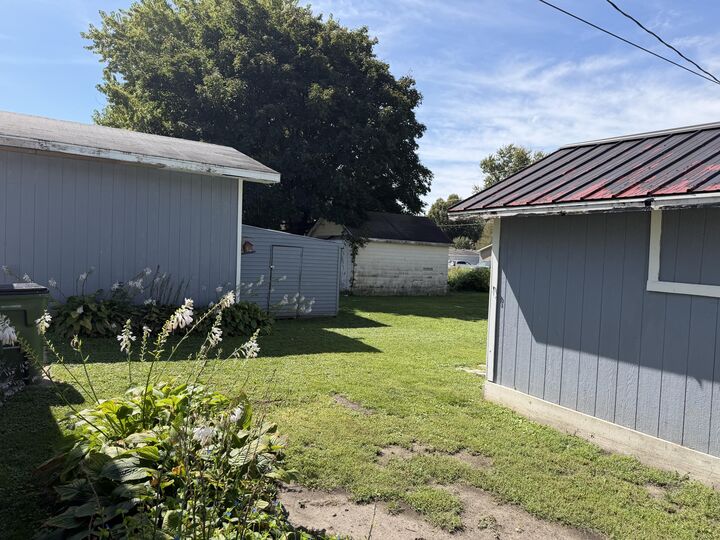 Property Photo:  1421 Greene Street  IA 50036 