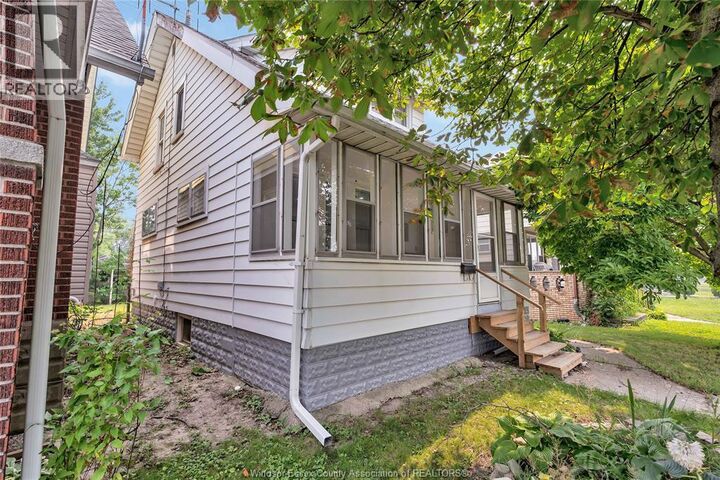 Property Photo:  1245 Giles Boulevard East  ON N9A 4G7 