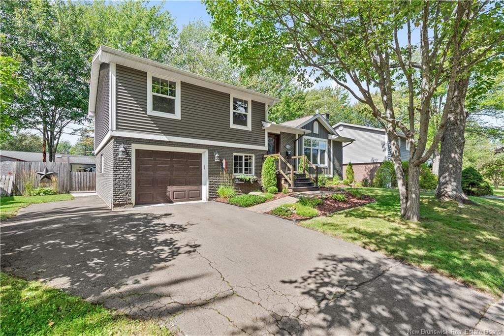 Property Photo:  25 Chandler Crescent  NB E1E 2W6 