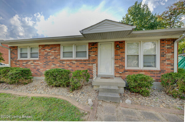 Property Photo:  6114 Cooper Chapel Rd  KY 40229 
