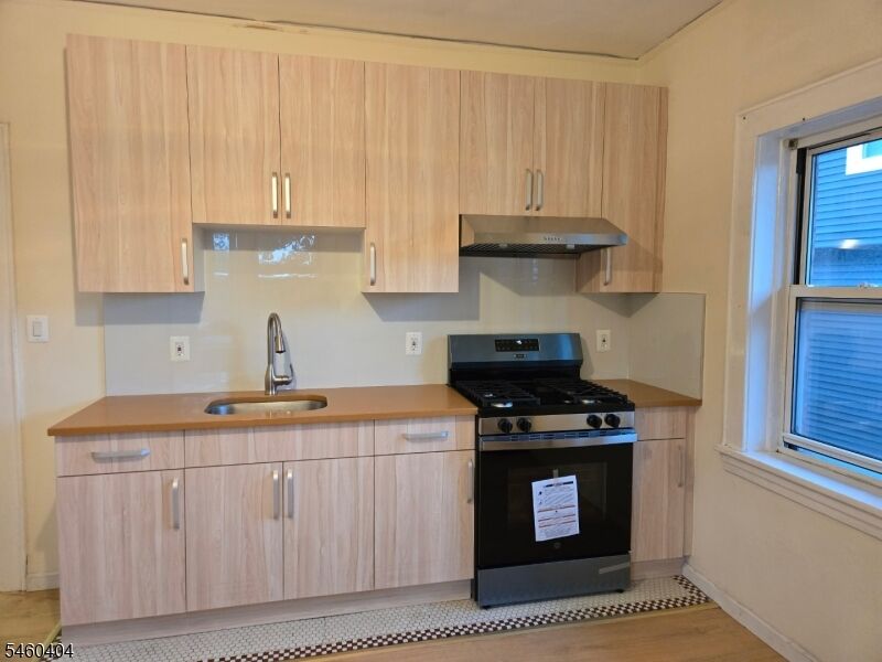 Property Photo:  73 Elm St 4  NJ 07042 