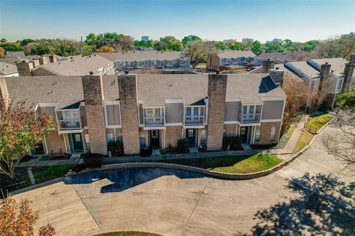 Property Photo:  11710 Southlake Drive 40  TX 77077 