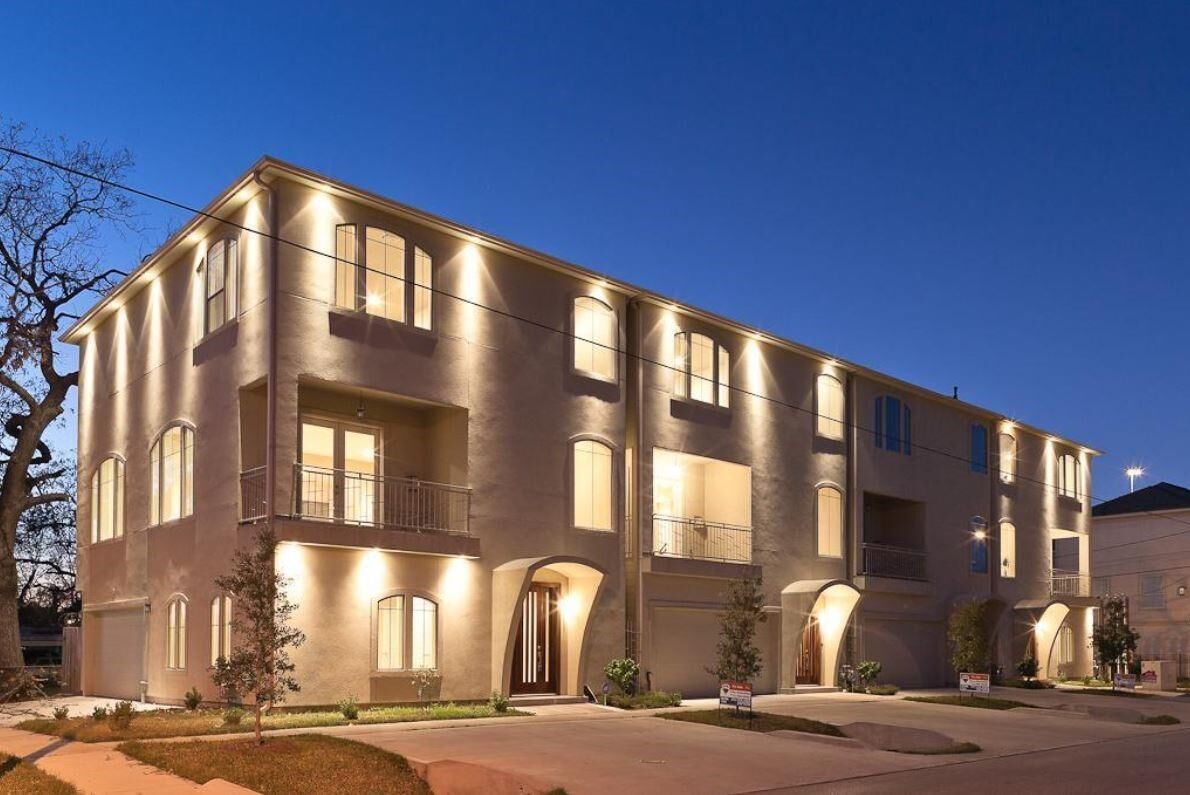 Property Photo:  2607 Lawrence Street  TX 77008 
