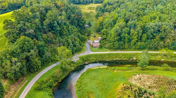 Property Photo:  4908 Railroad Grade  NC 28684 