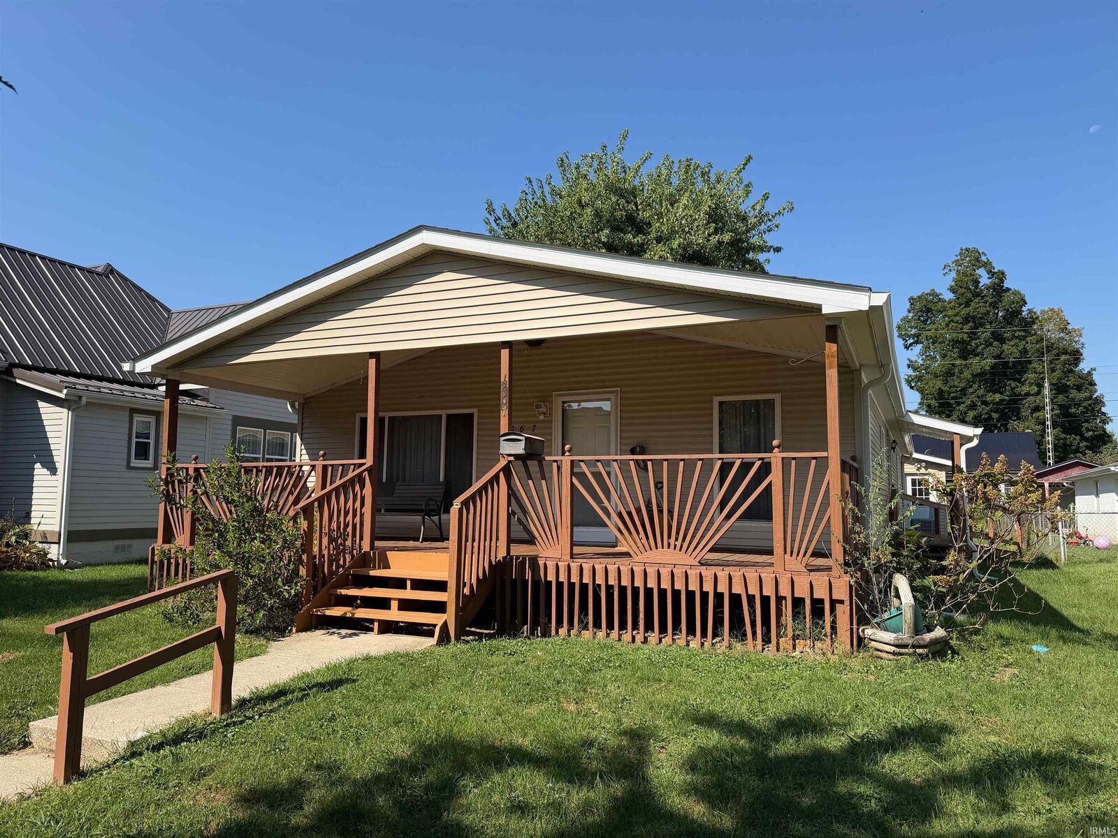 Property Photo:  267 N East Street  IN 47460-1405 