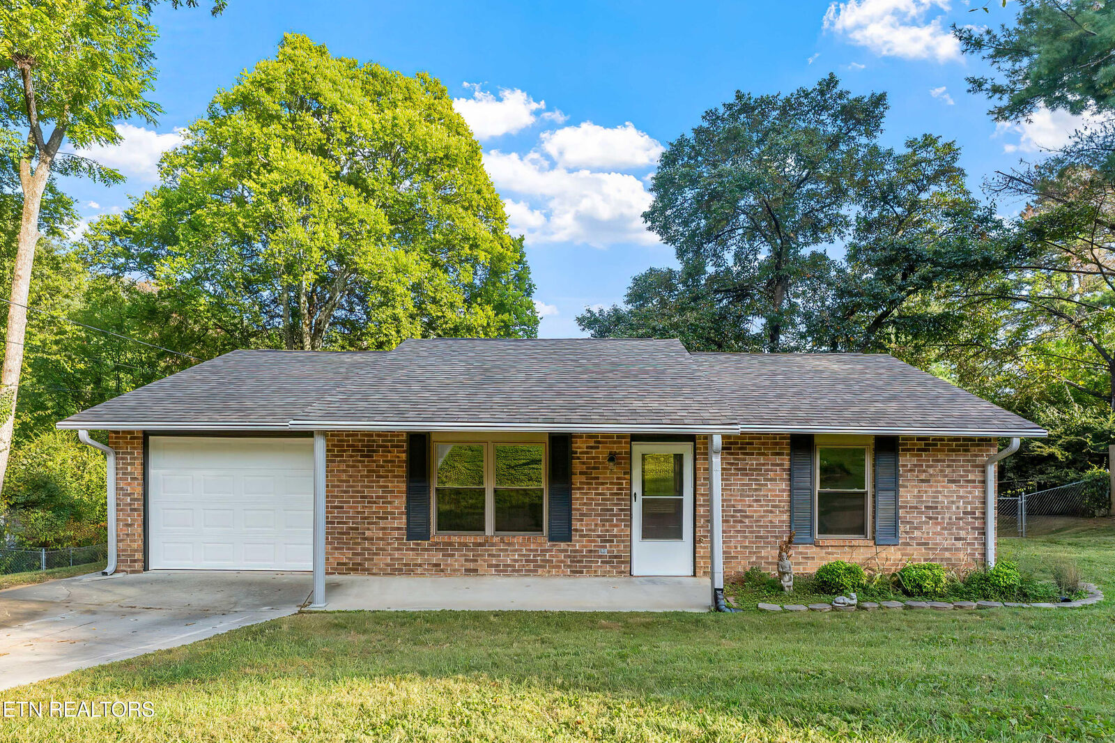 Property Photo:  11318 Snyder Rd  TN 37932 