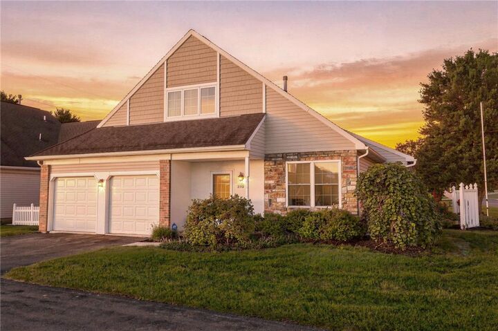 Property Photo:  2512 Waynesborough Court  PA 18062 