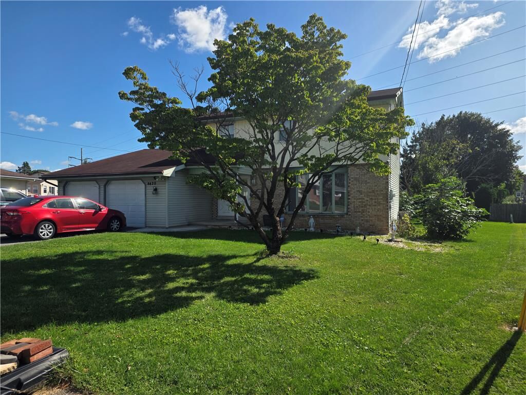 Property Photo:  4420 Phillip  PA 18052 