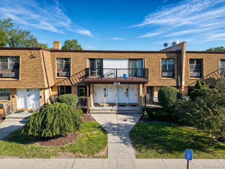 Property Photo:  408 Carpenter Avenue 4  NY 12550 