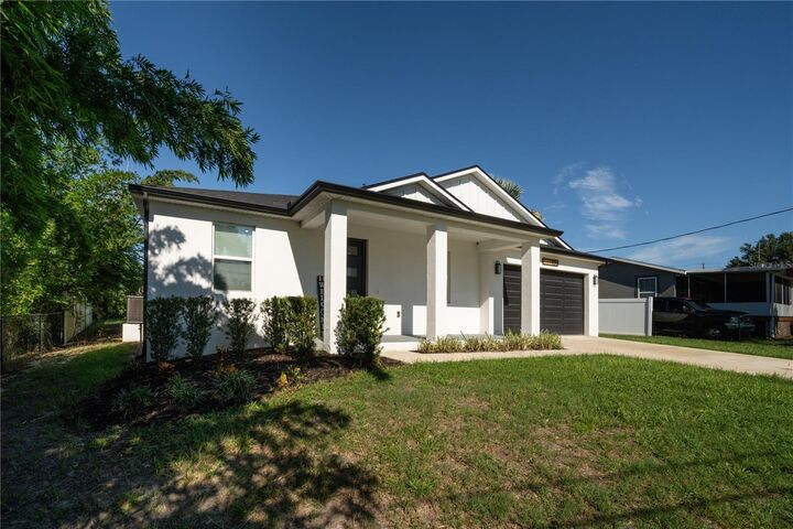 Property Photo:  923 Florida Avenue  FL 33838 