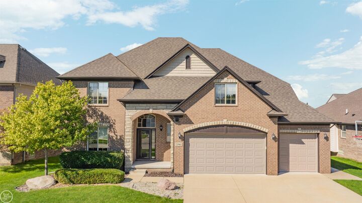 Property Photo:  21961 Pinder Court  MI 48044 