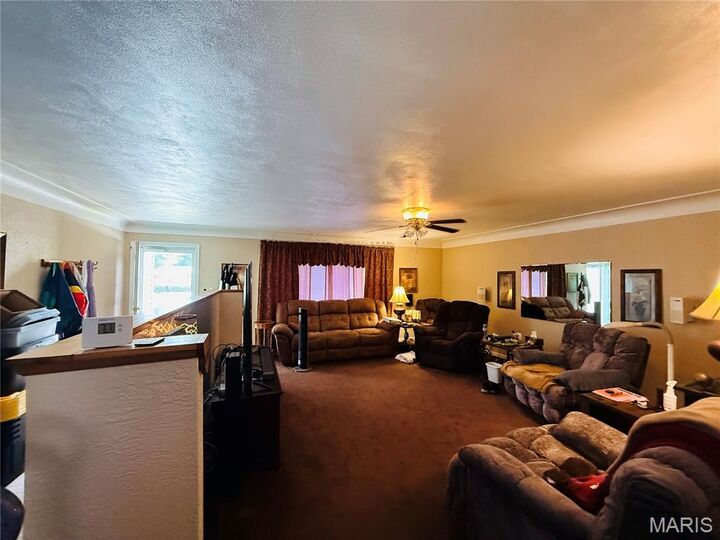 Property Photo:  6 Orlando Place  IL 62208 
