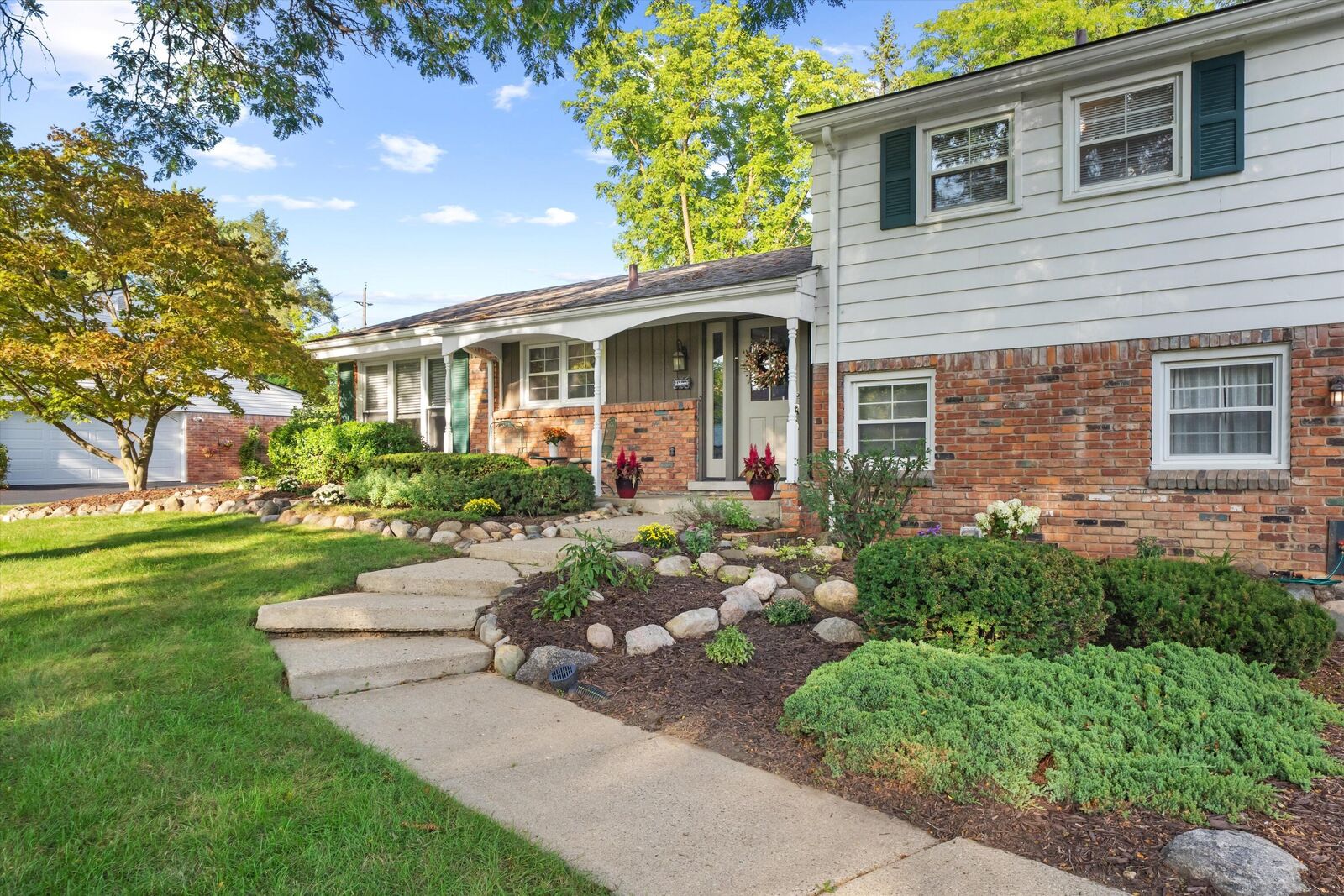 Property Photo: 26182 Kiltartan Street MI 48334