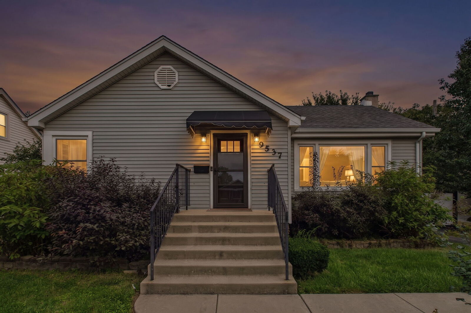 Property Photo:  