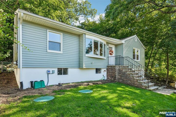 Property Photo:  102 Hiawatha Boulevard  NJ 07436 