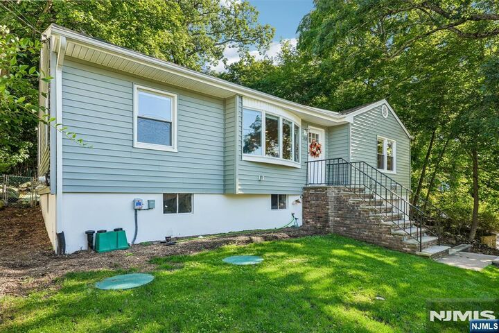 Property Photo:  102 Hiawatha Boulevard  NJ 07436 