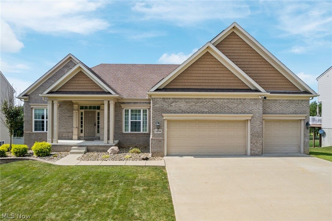 Property Photo:  3898 Kenway Boulevard  OH 44685 