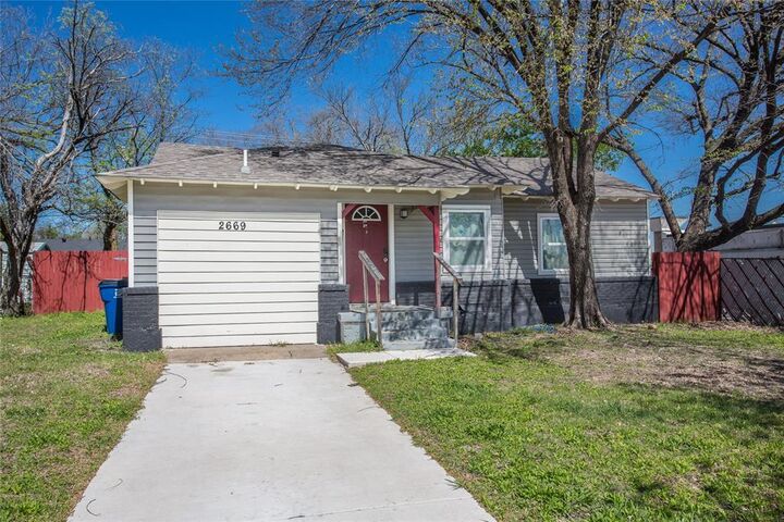 Photo de la propriété:  2669 Marfa Avenue  TX 75216 
