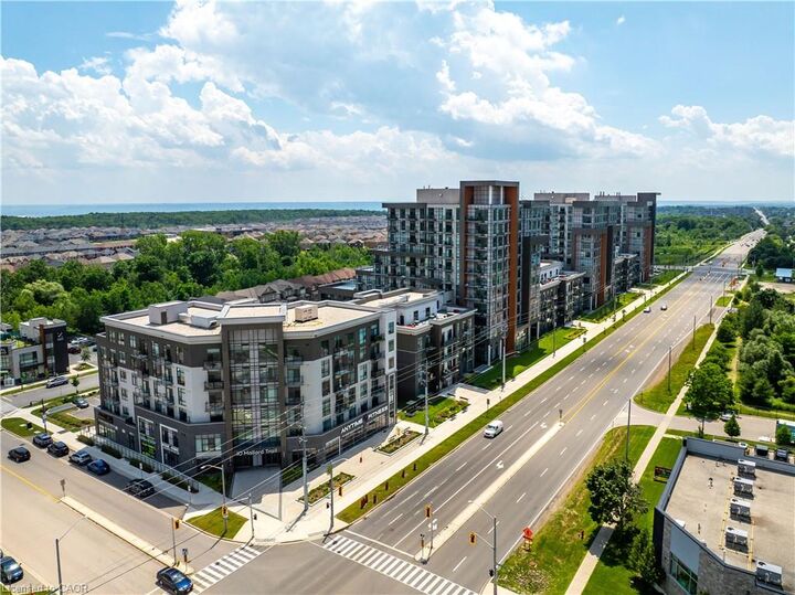 Property Photo: 10 Mallard Trail 526 ON L8B 2A7