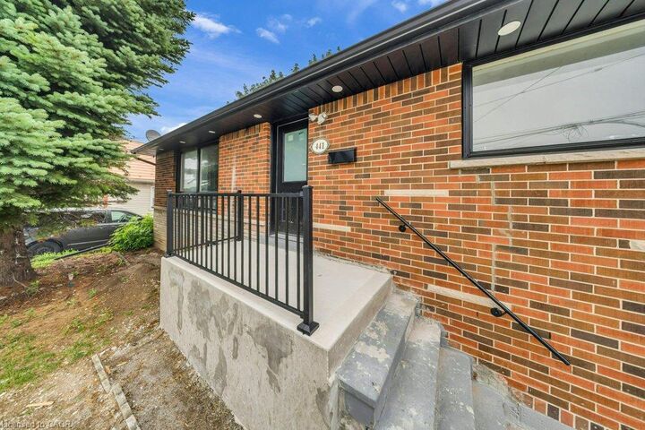 Property Photo:  441 West 5th Street  ON L9C 3P5 