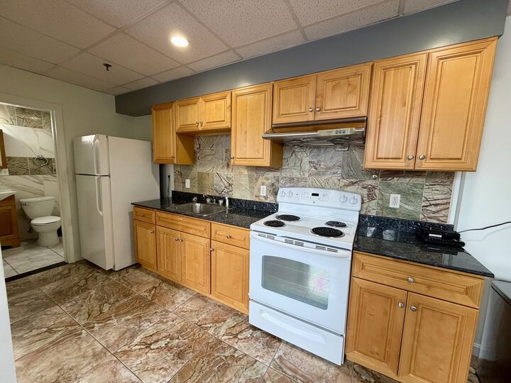 Property Photo: 72 Kneeland 601 MA 02111