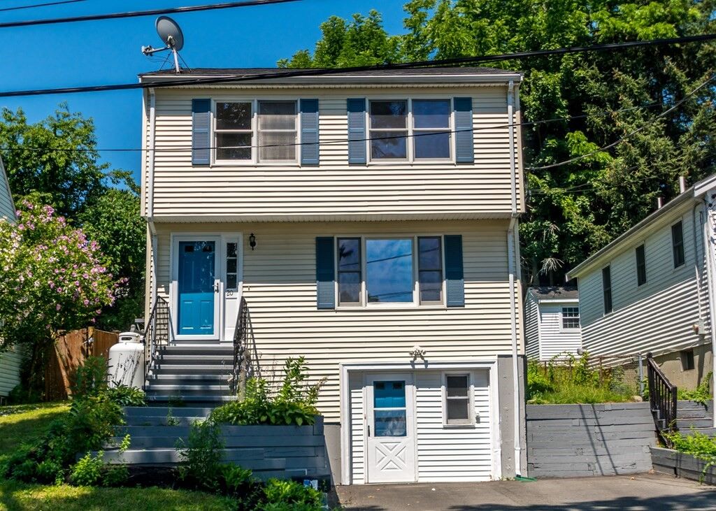Property Photo:  20 Smart Street 20  MA 02451 