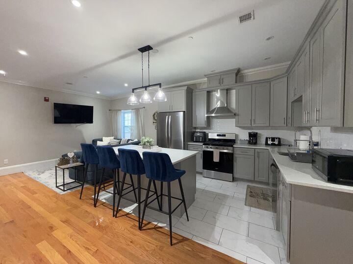 Property Photo: 399 Broadway 3 MA 02150