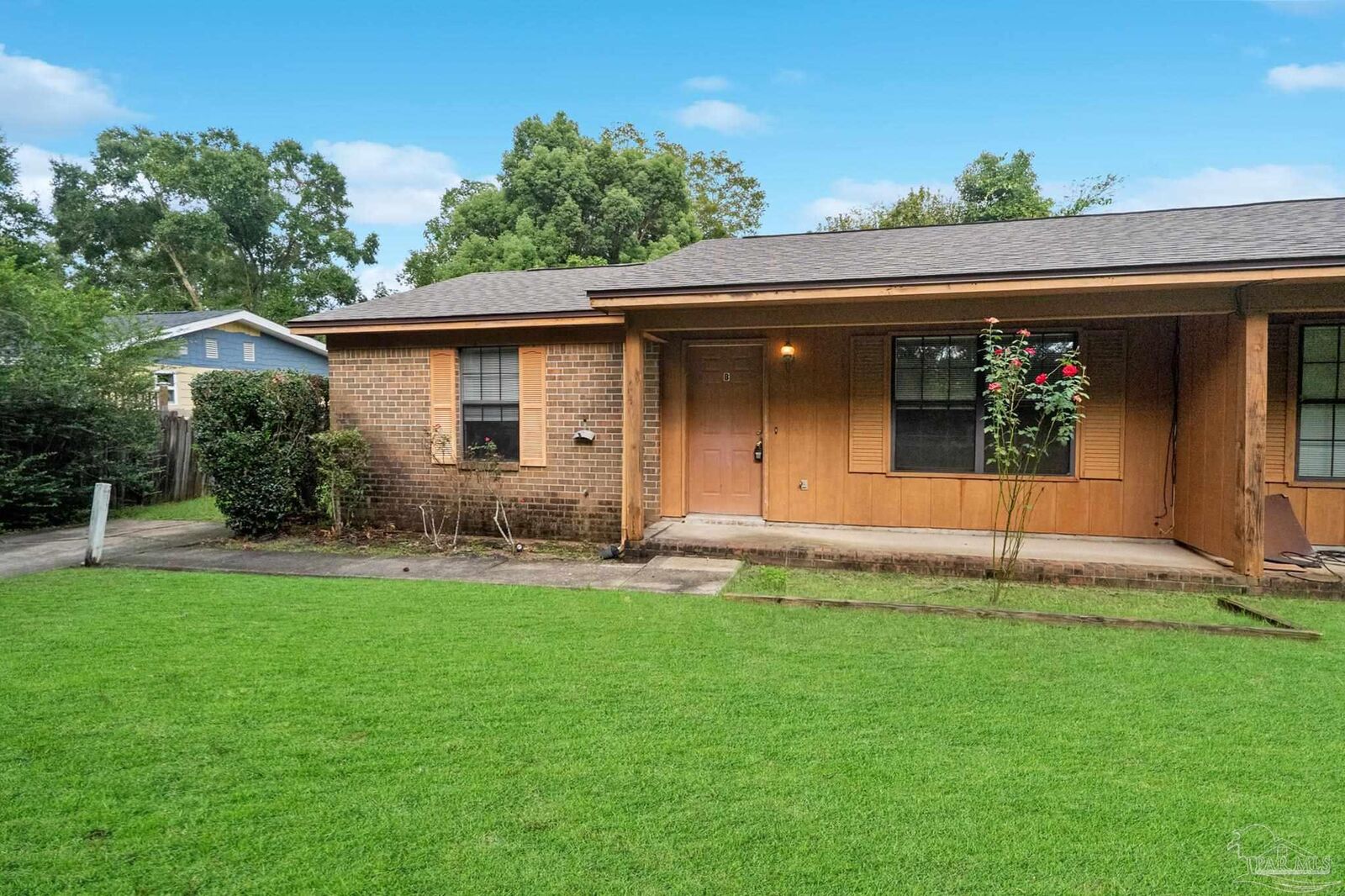 Property Photo: 8060 Winodee Rd B FL 32514
