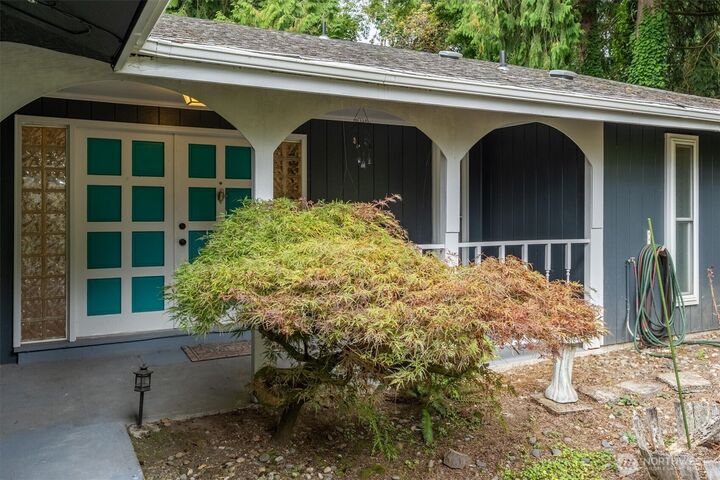 Property Photo:  1005 N 22nd Avenue  WA 98626 