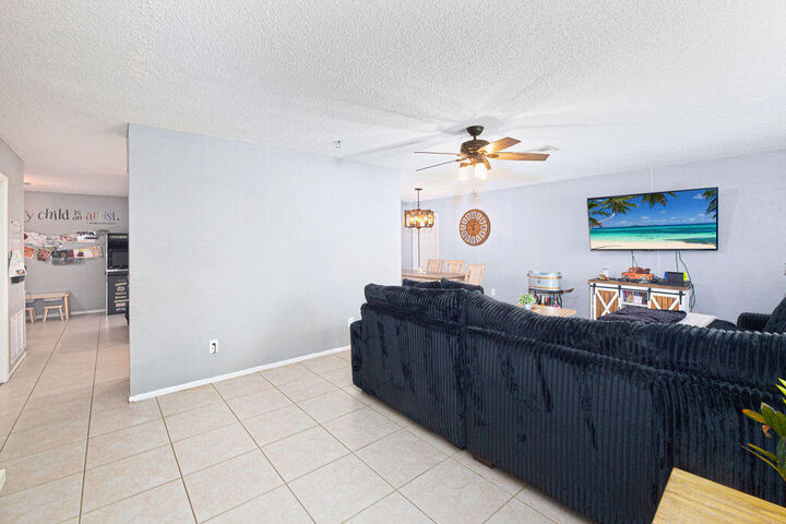 Property Photo:  9411 NW 74th Place  FL 33321 