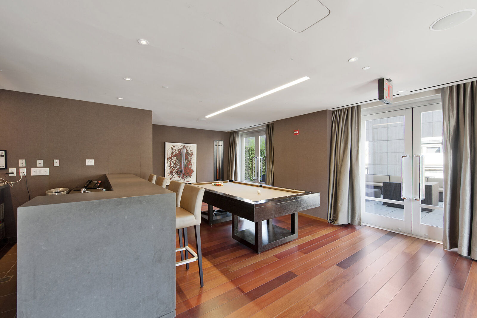 Property Photo:  400 5th Avenue 33H  NY 10018 