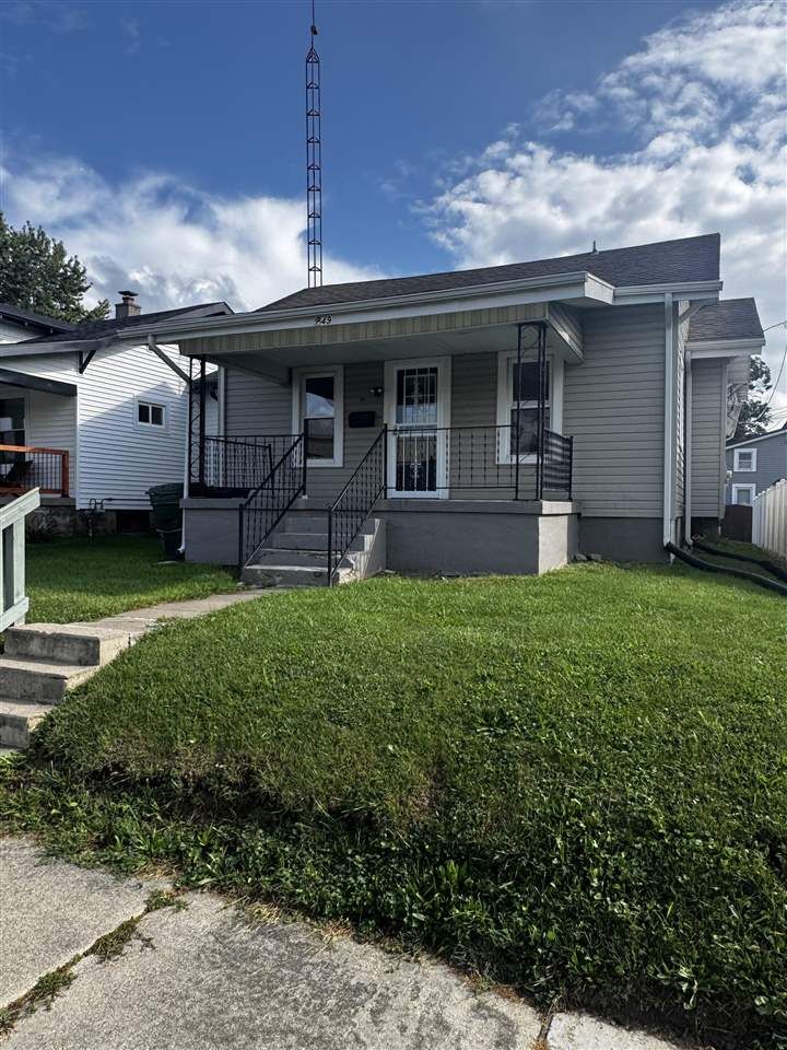 Property Photo: 749 Richmond Ave IN 47374