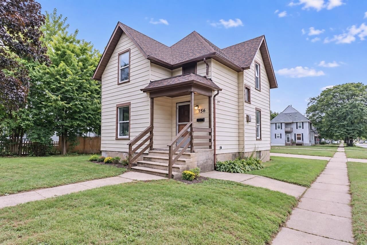 Property Photo: 756 8th Street WI 53511