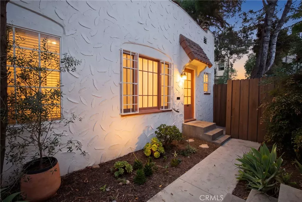 Property Photo:  3311 S Durango  CA 90034 