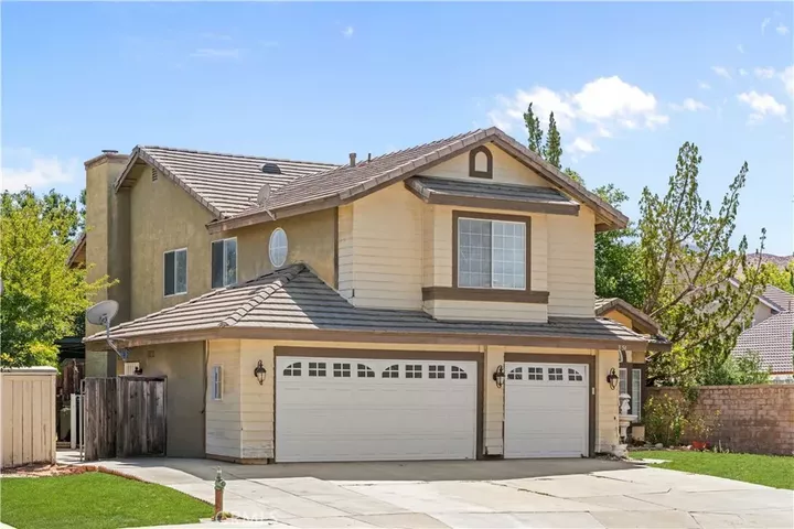 Property Photo: 3454 Satin Court CA 93551
