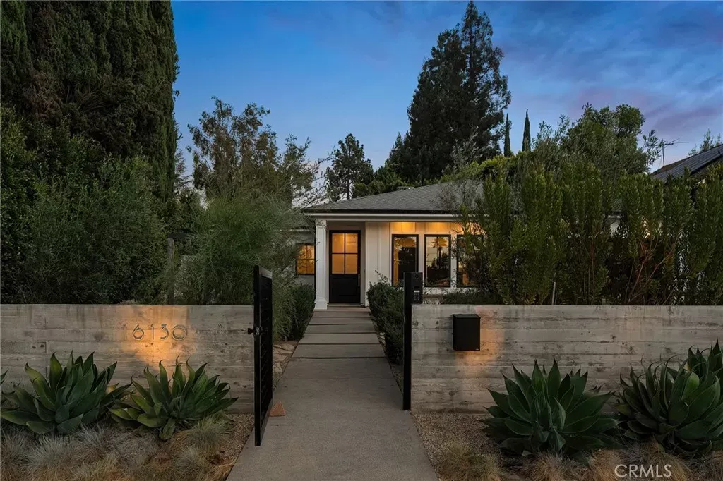 Property Photo: 16130 Otsego Street CA 91436