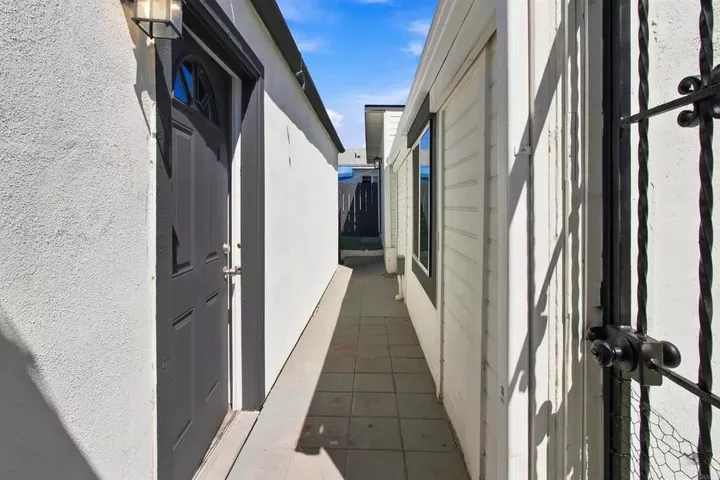 Property Photo: 2027 E Avenue Unit B CA 91950