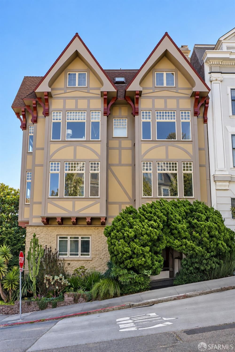 Property Photo:  2670 Pierce Street  CA 94123 