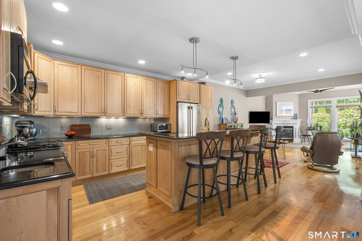 Property Photo:  122 North Fair Street 3  CT 06437 