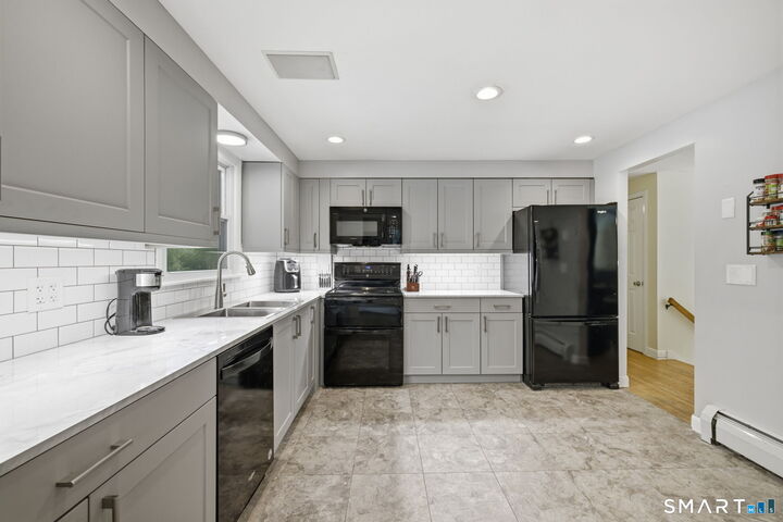 Property Photo: 81 Warren Avenue CT 06066