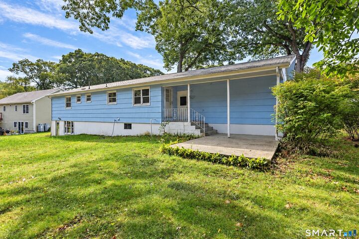 Property Photo: 17 Oakridge Drive CT 06335